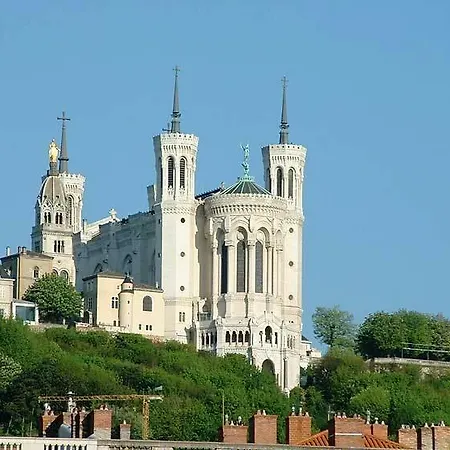 Les Toits De Saint Jean 리옹