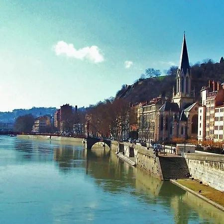 Les Toits De Saint Jean 리옹