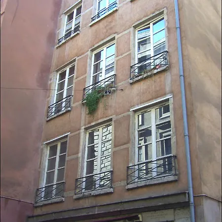 Les Toits De Saint Jean 리옹